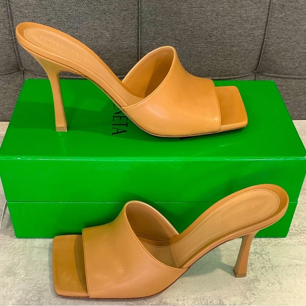 Bottega Veneta Tan Leather Square Toe Mule Heels | EU 41 – Fits US 9–10